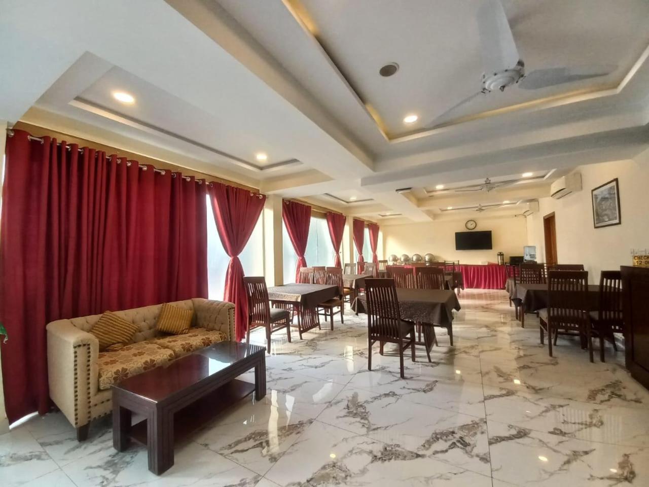 Hotel Diplomat Islamabad Exterior foto
